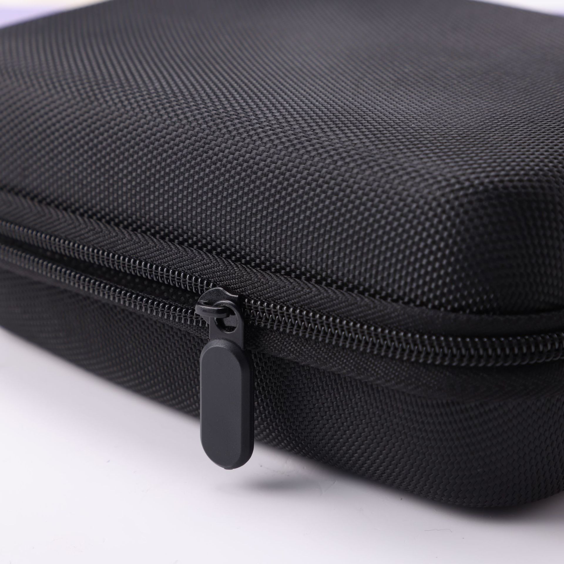 Earphone Data Storage Bag Oval - огляд і ціна Tech Accessories Case